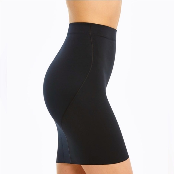 nwt SPANX SmartGrip Women's Half Slip 10179R in Very Black Size XS - Picture 1 of 16